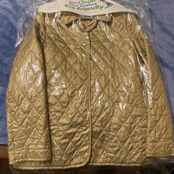 Women’s Burberry LONDON quilted gold jacket - S